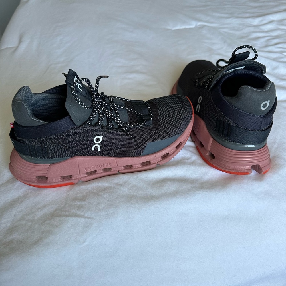 Women’s 6 On Cloud Novas
